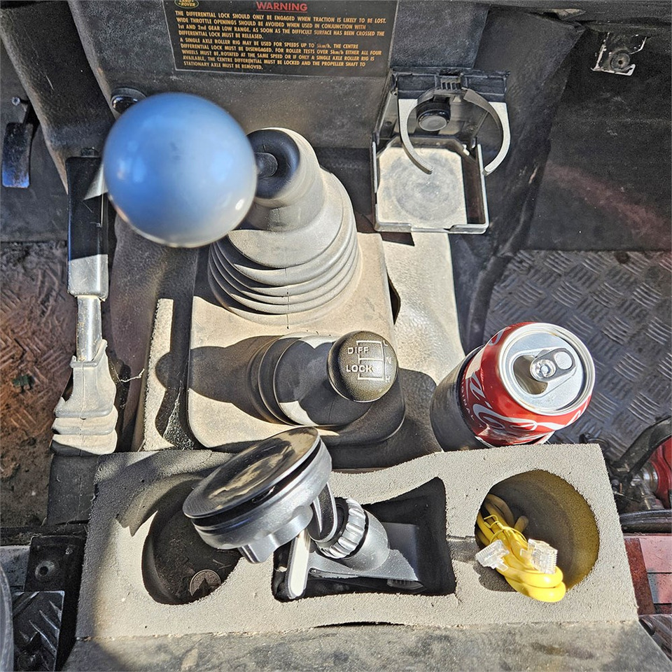 SUV Land Rover Defender 90: foto 15 SUV Land Rover Defender 90: foto 15