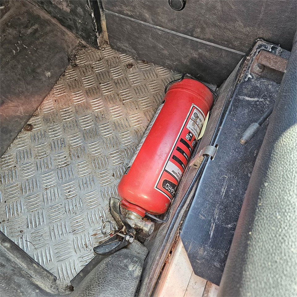 SUV Land Rover Defender 90: foto 17 SUV Land Rover Defender 90: foto 17