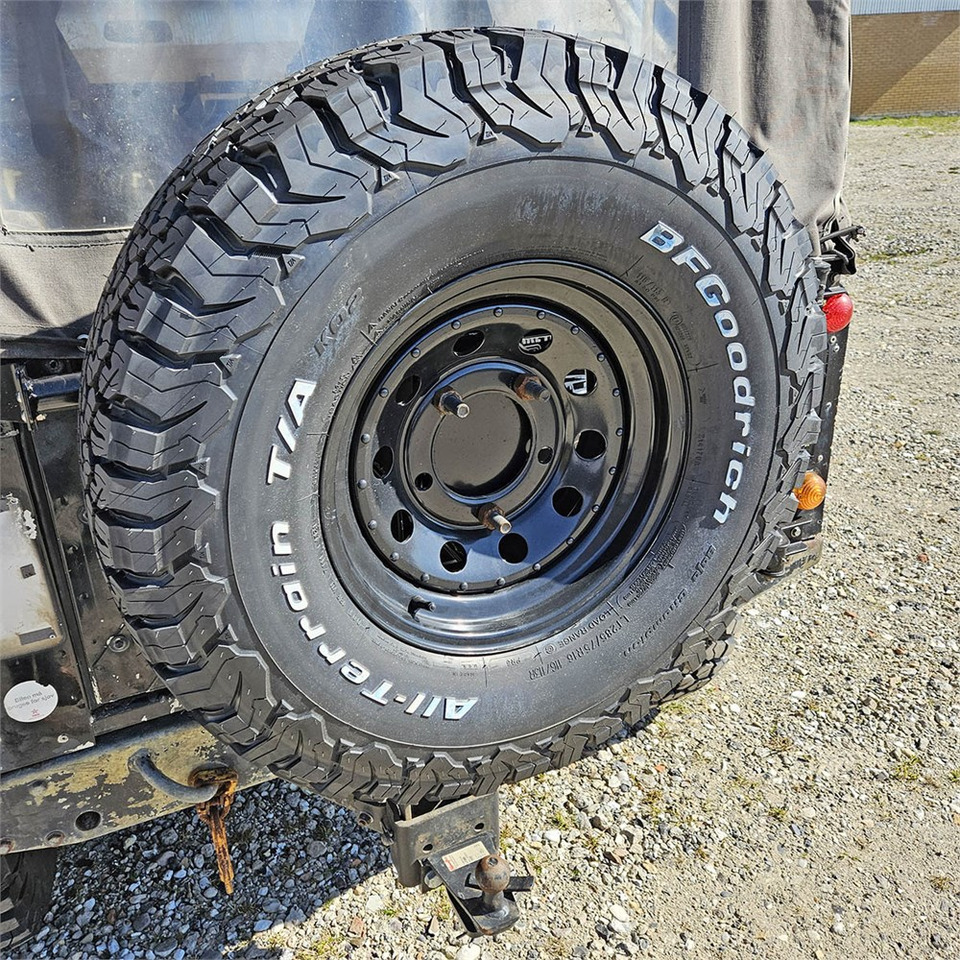 SUV Land Rover Defender 90: foto 32 SUV Land Rover Defender 90: foto 32