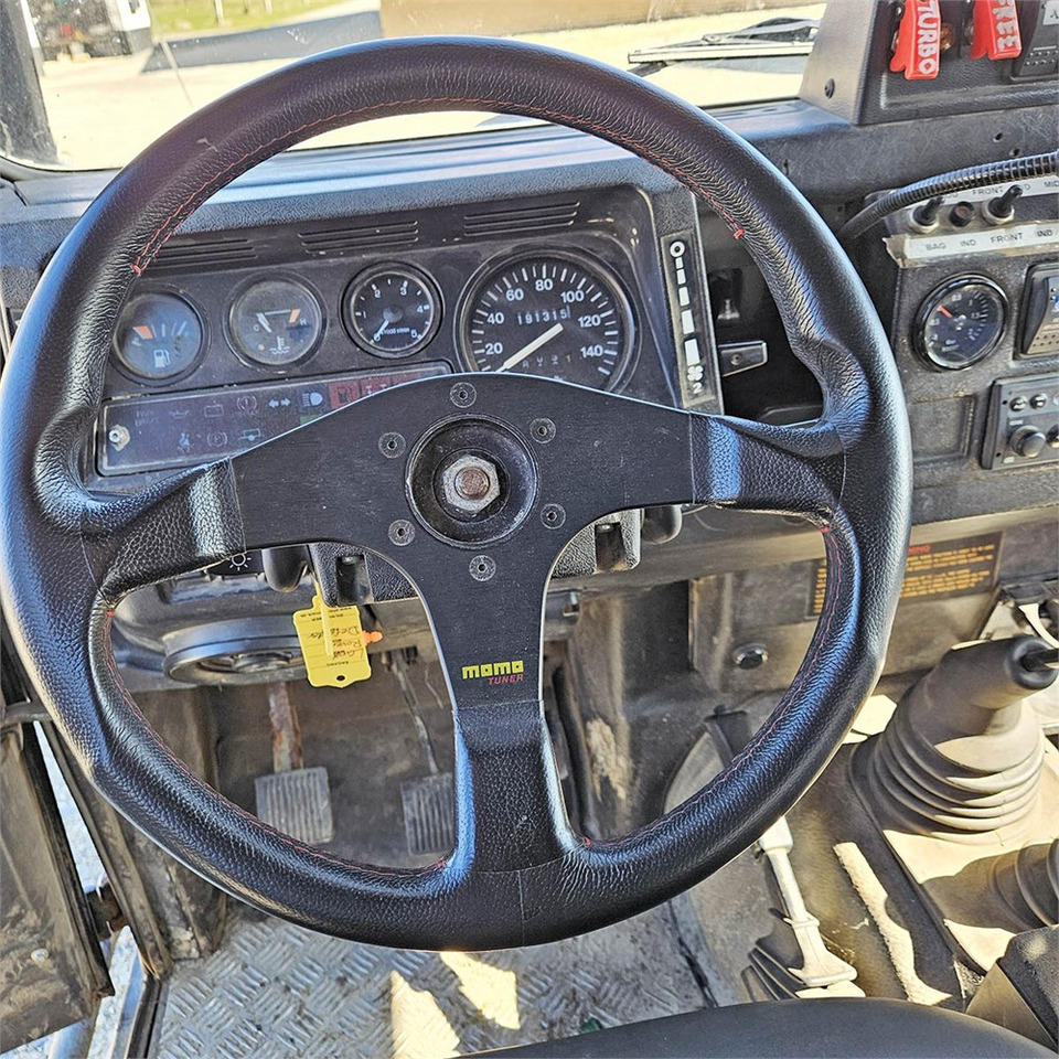 SUV Land Rover Defender 90: foto 20 SUV Land Rover Defender 90: foto 20