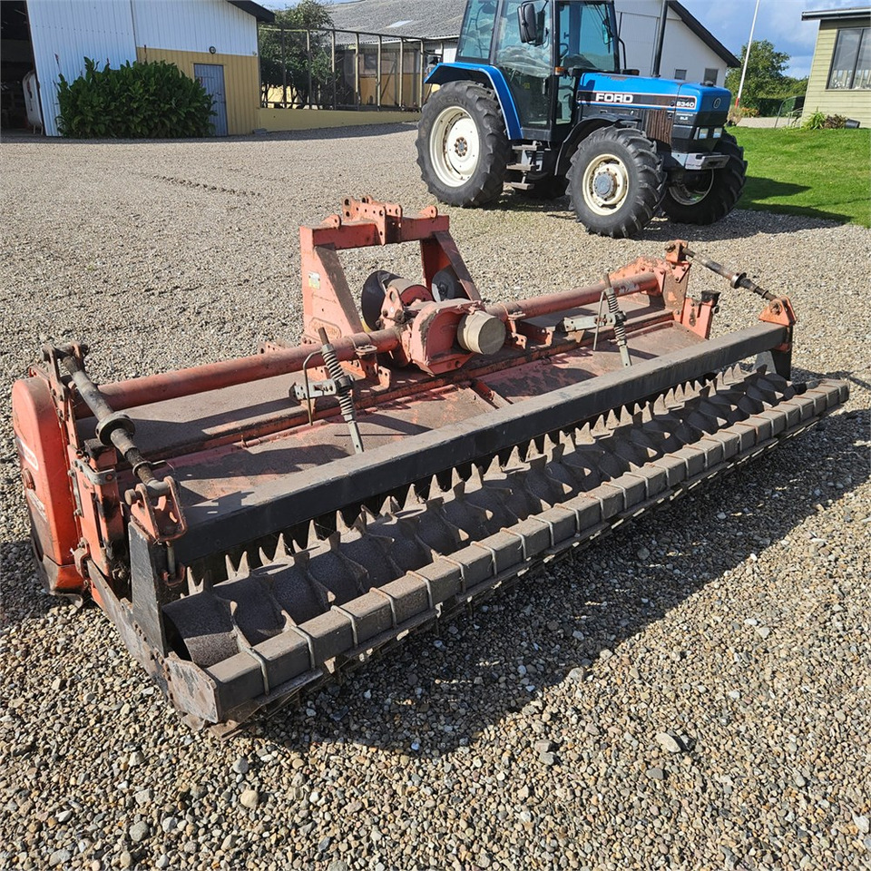 Maschio CB300 - Freze bujqësore: foto 2 Maschio CB300 - Freze bujqësore: foto 2