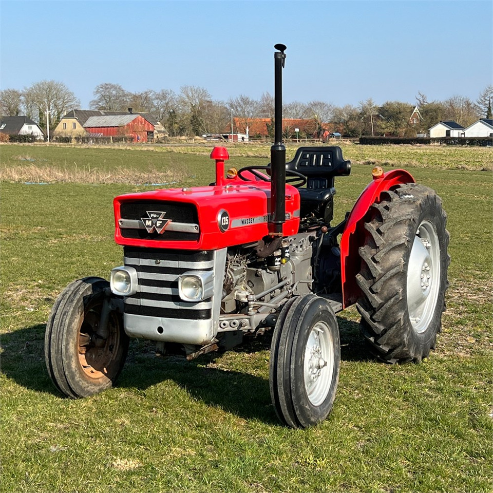 Massey Ferguson 135 Diesel - Traktor: foto 3 Massey Ferguson 135 Diesel - Traktor: foto 3