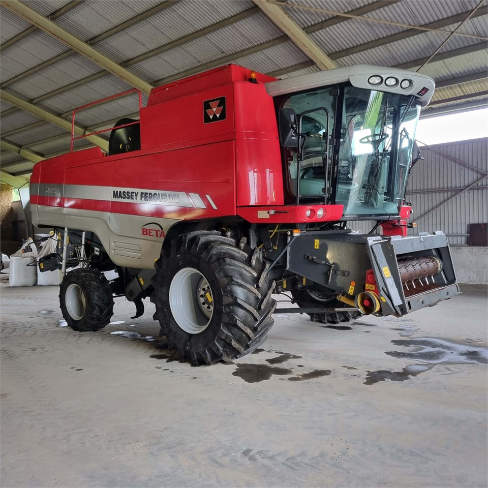 Massey Ferguson 7270 BETA - Makinë korrëse: foto 1 Massey Ferguson 7270 BETA - Makinë korrëse: foto 1