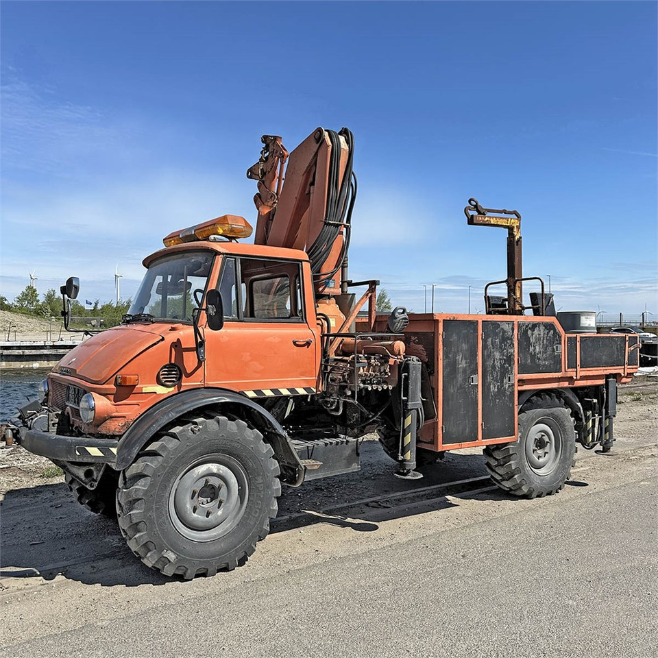 Mercedes Unimog 116 - Kamion me vinç: foto 4 Mercedes Unimog 116 - Kamion me vinç: foto 4