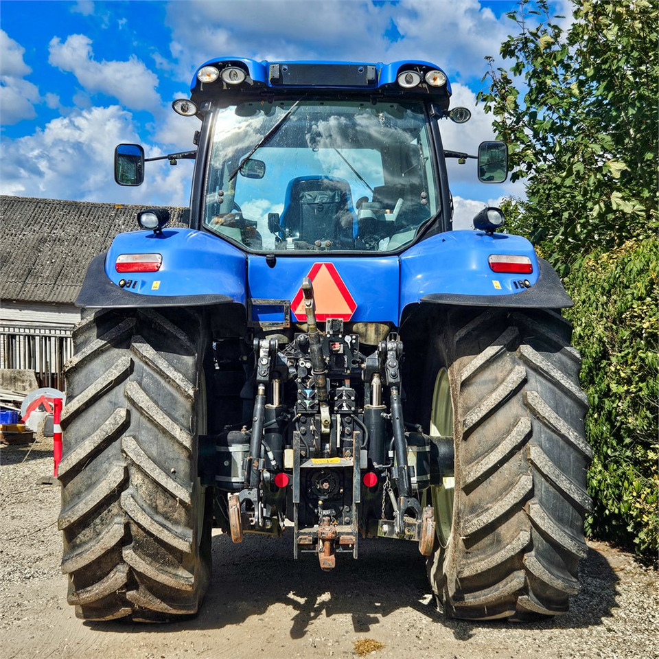 New Holland T8.390 - Traktor: foto 4 New Holland T8.390 - Traktor: foto 4