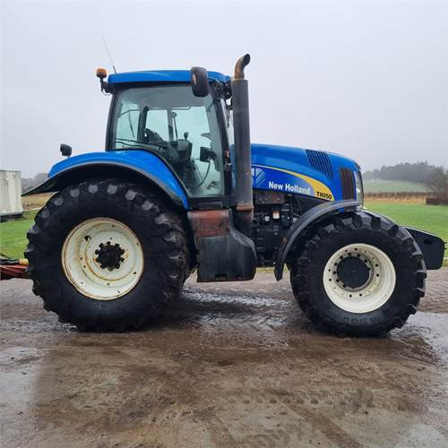 New Holland T8050 Class 5 - Traktor: foto 2 New Holland T8050 Class 5 - Traktor: foto 2