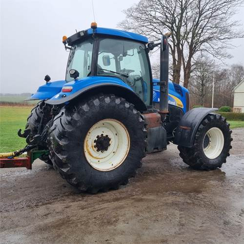 New Holland T8050 Class 5 - Traktor: foto 3 New Holland T8050 Class 5 - Traktor: foto 3