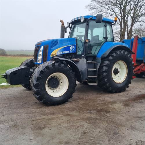 New Holland T8050 Class 5 - Traktor: foto 5 New Holland T8050 Class 5 - Traktor: foto 5