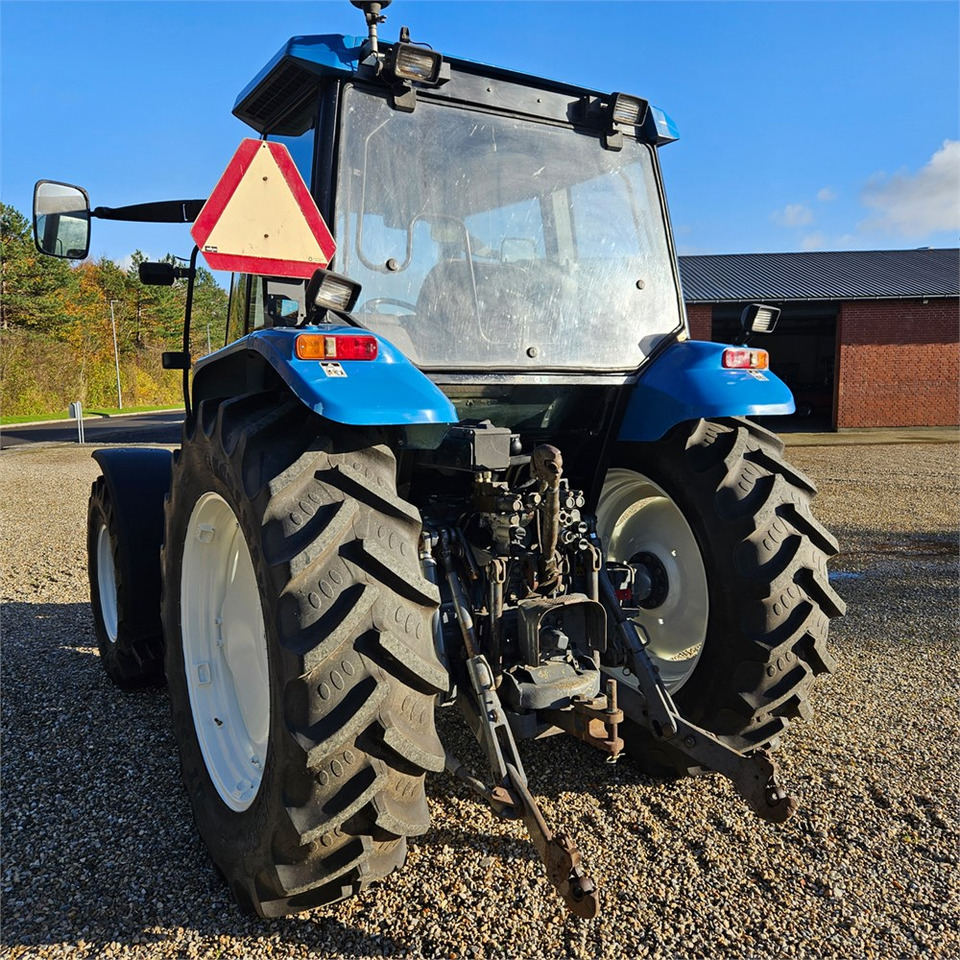 New Holland TS 100 - Traktor: foto 5 New Holland TS 100 - Traktor: foto 5