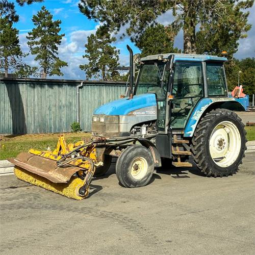 New Holland TS90 - Traktor: foto 4 New Holland TS90 - Traktor: foto 4