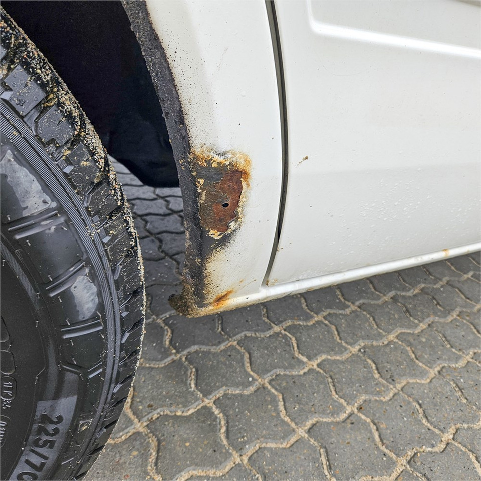 Platformë ajrore e montuar në kamion Omme 1750 ETZJ: foto 44