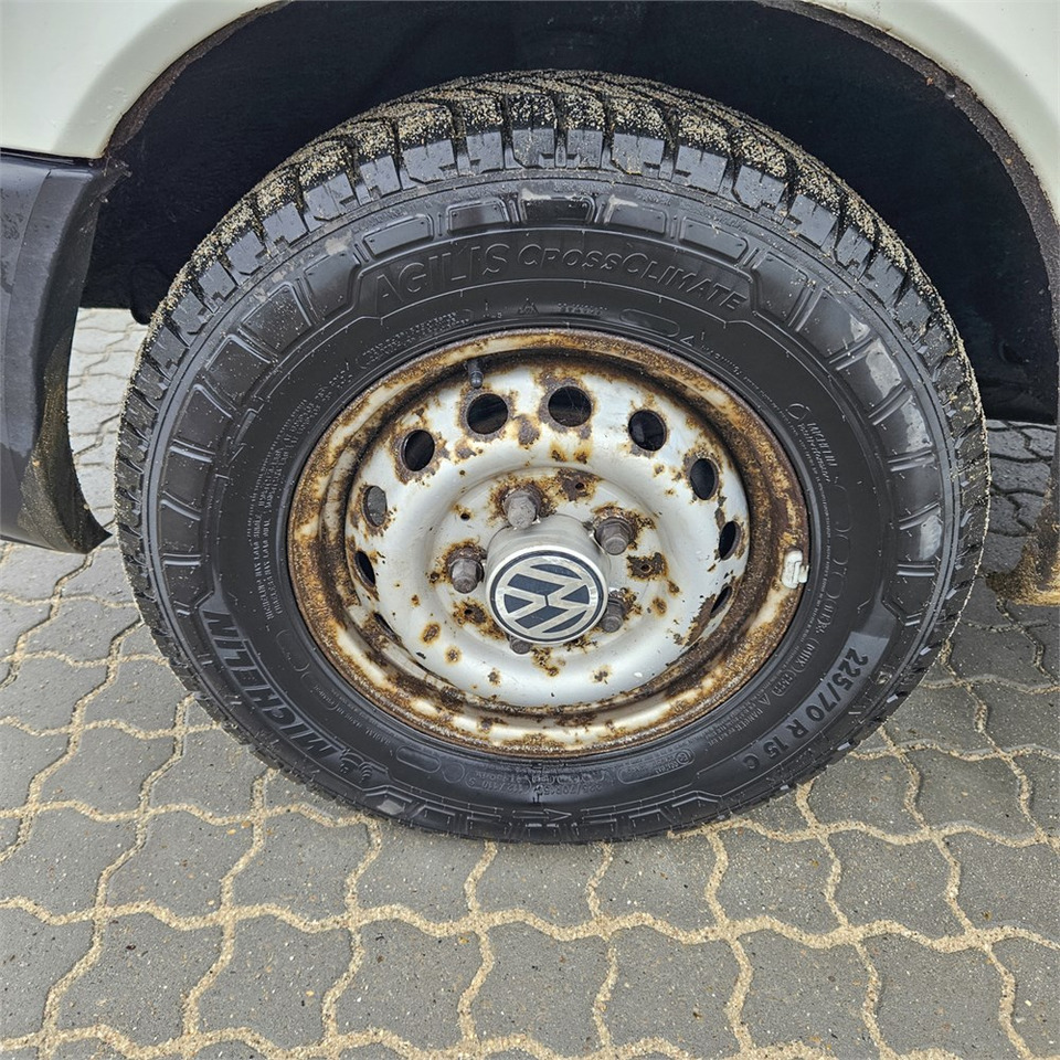 Platformë ajrore e montuar në kamion Omme 1750 ETZJ: foto 38