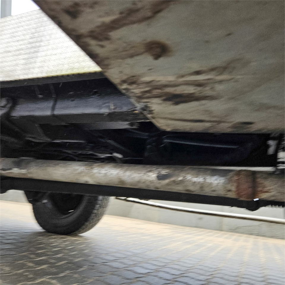 Platformë ajrore e montuar në kamion Omme 1750 ETZJ: foto 31