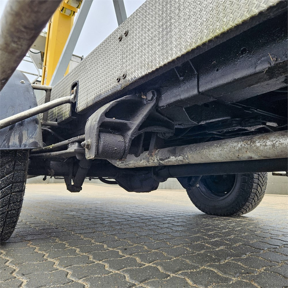 Platformë ajrore e montuar në kamion Omme 1750 ETZJ: foto 33