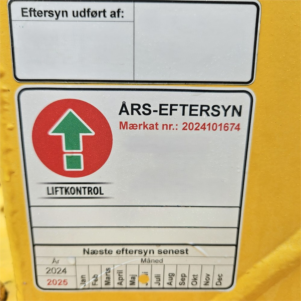 Platformë ajrore e montuar në kamion Omme 1750 ETZJ: foto 17