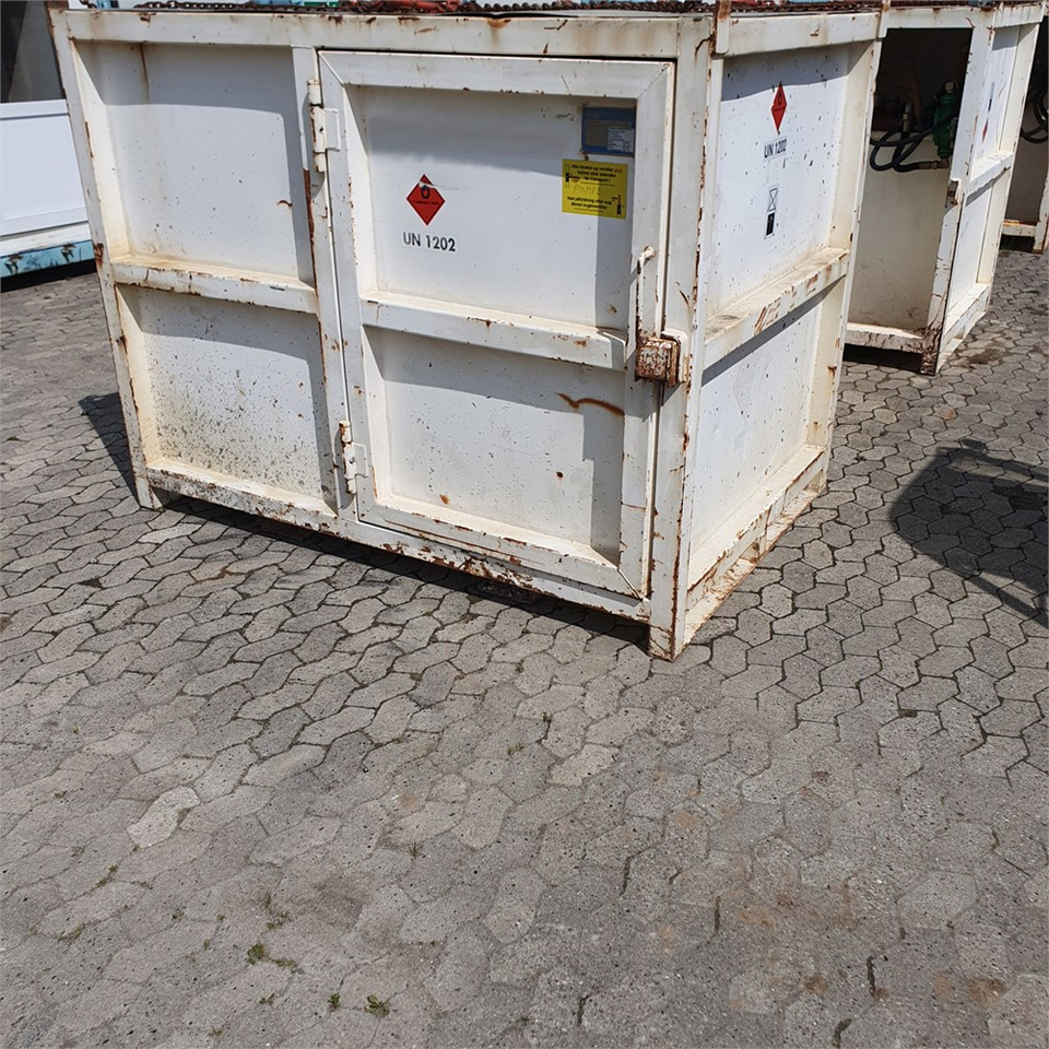 Roug A/S 2000 liter - Rezervuari i magazinimit: foto 1 Roug A/S 2000 liter - Rezervuari i magazinimit: foto 1