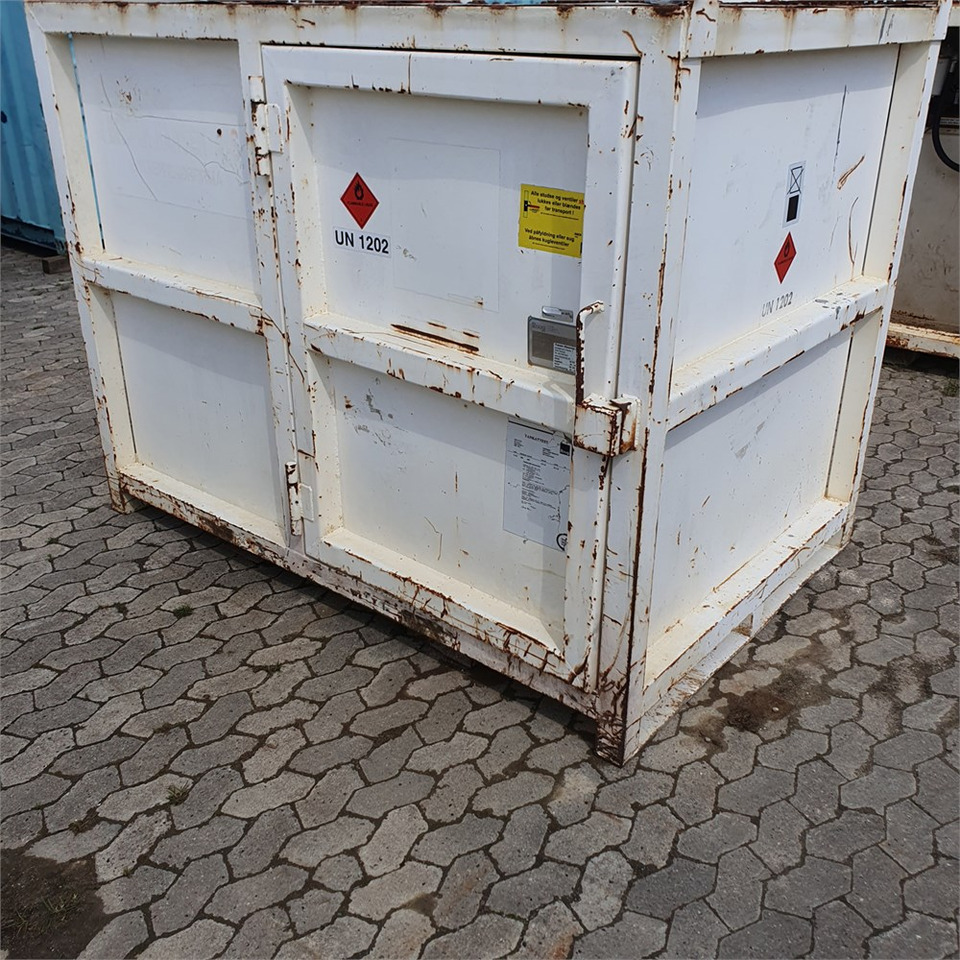 Roug A/S 2000 liter - Rezervuari i magazinimit: foto 1 Roug A/S 2000 liter - Rezervuari i magazinimit: foto 1