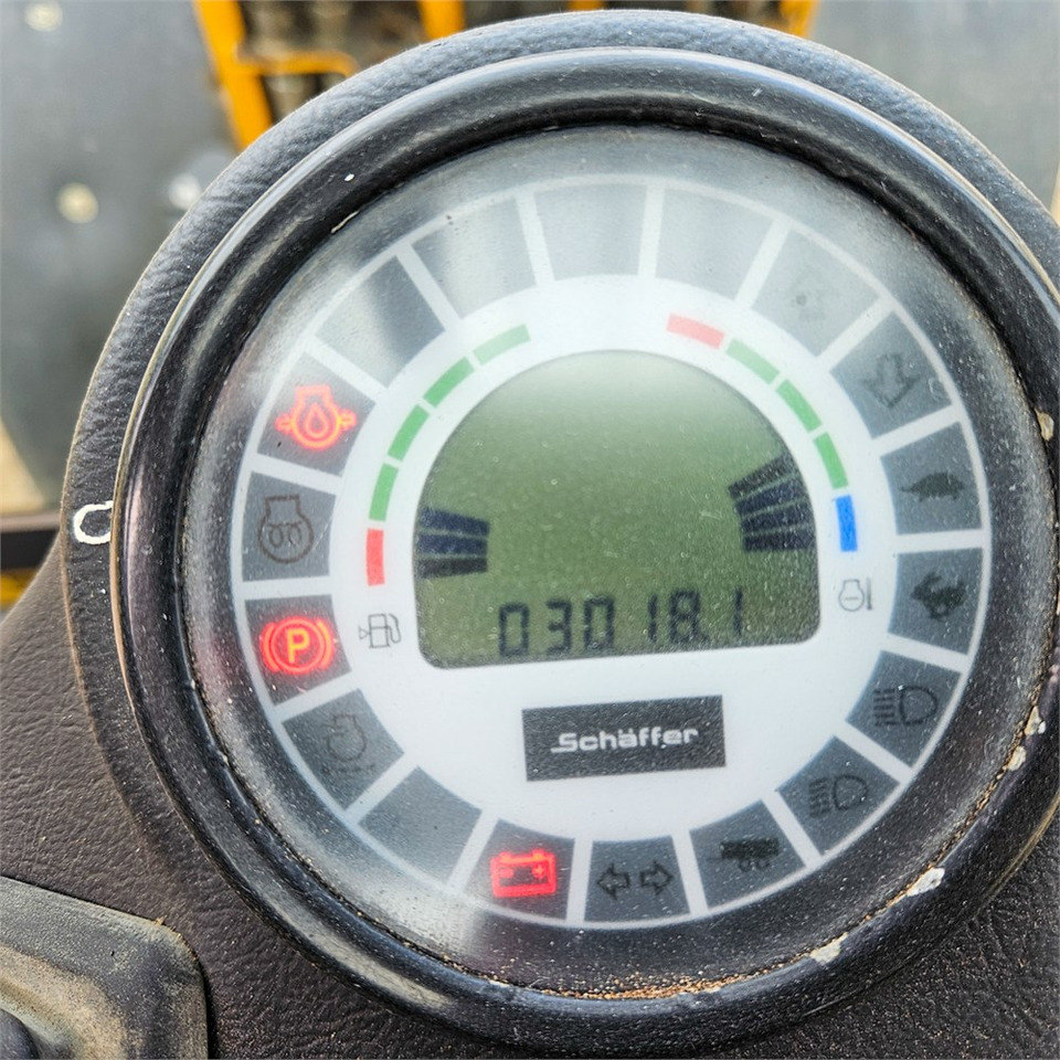 Fadrom me goma Schaeff 2445: foto 13 Fadrom me goma Schaeff 2445: foto 13