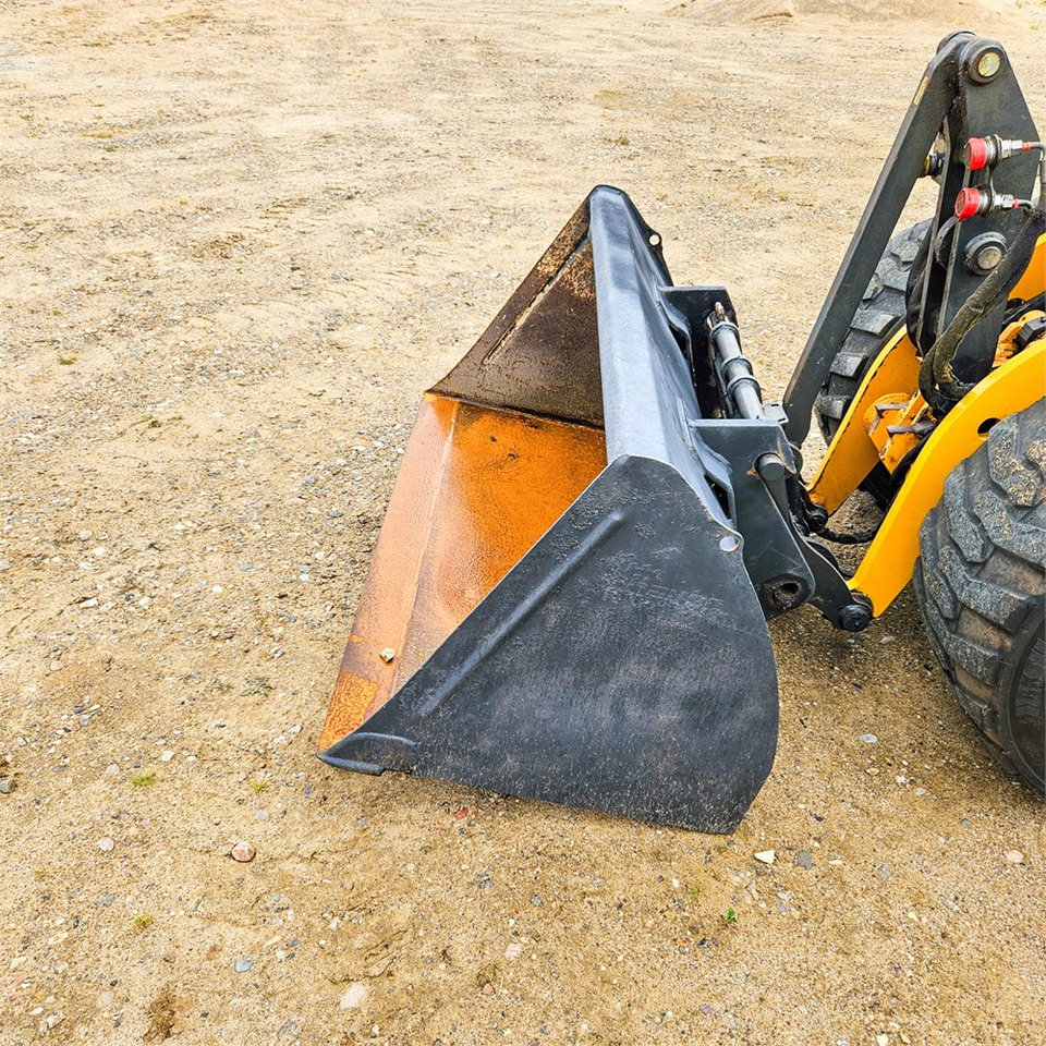 Fadrom me goma Schaeff 2445: foto 22 Fadrom me goma Schaeff 2445: foto 22