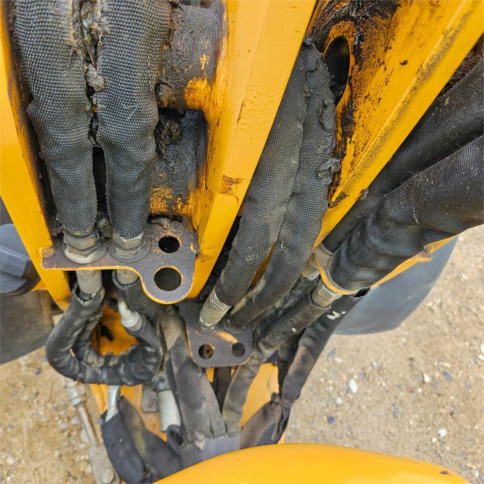 Fadrom me goma Schaeff 2445: foto 17 Fadrom me goma Schaeff 2445: foto 17