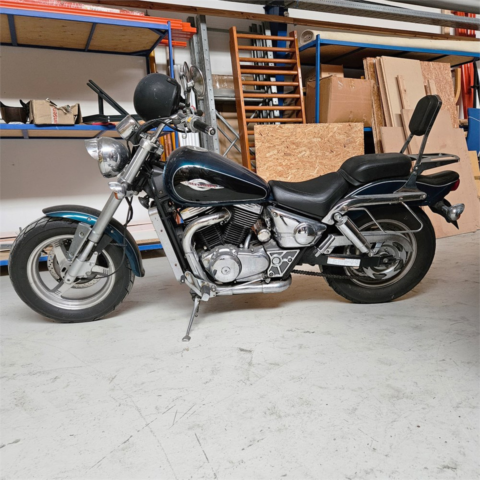 Suzuki Marauder VZ 800 - Motoçikleta: foto 2 Suzuki Marauder VZ 800 - Motoçikleta: foto 2