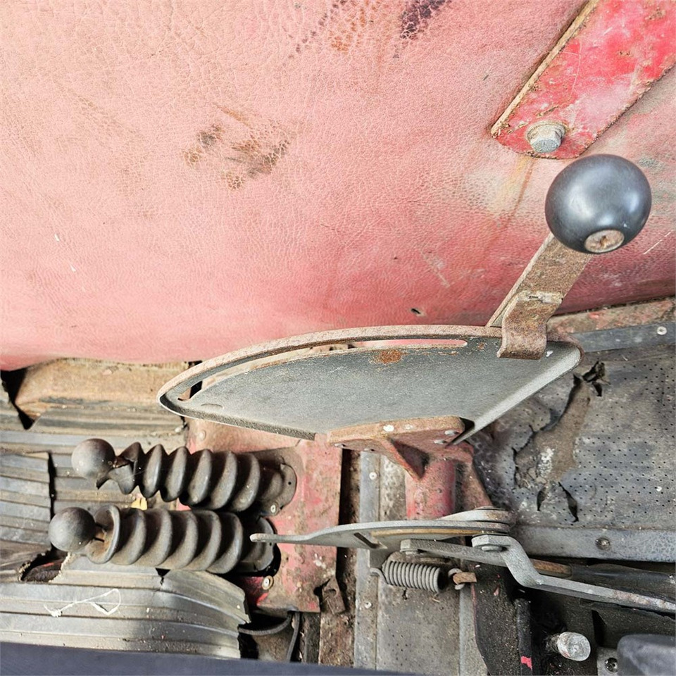 Traktor Volvo T810A: foto 15