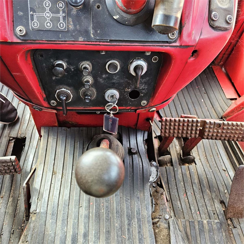 Traktor Volvo T810A: foto 14