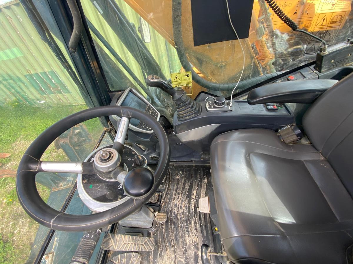 Hyundai HW 210 - Ekskavator me goma: foto 5 Hyundai HW 210 - Ekskavator me goma: foto 5