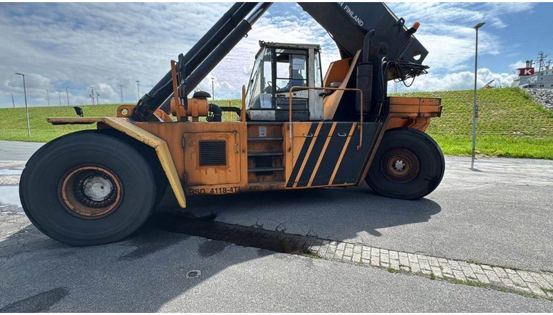 Kalmar Valmet RSD4118-4TL - Stivosës ritërheqës: foto 2 Kalmar Valmet RSD4118-4TL - Stivosës ritërheqës: foto 2