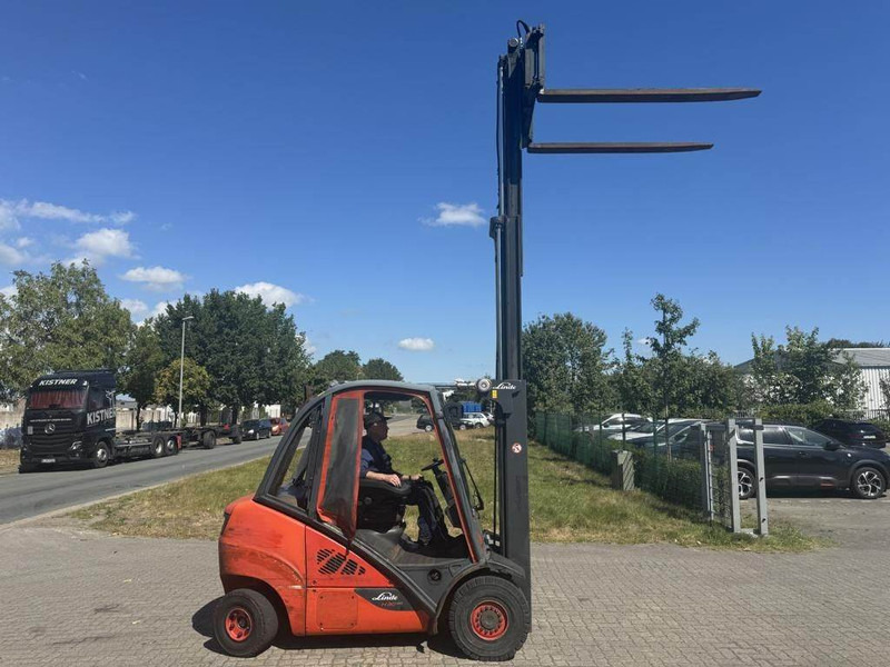 Linde H30D-02 - Pirun më naftë: foto 4 Linde H30D-02 - Pirun më naftë: foto 4