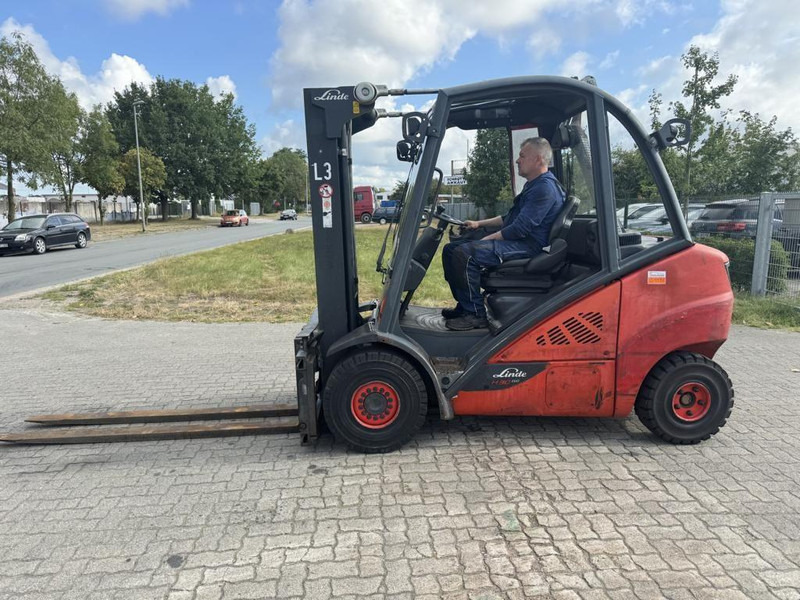 Linde H30D-02 - Pirun më naftë: foto 1 Linde H30D-02 - Pirun më naftë: foto 1