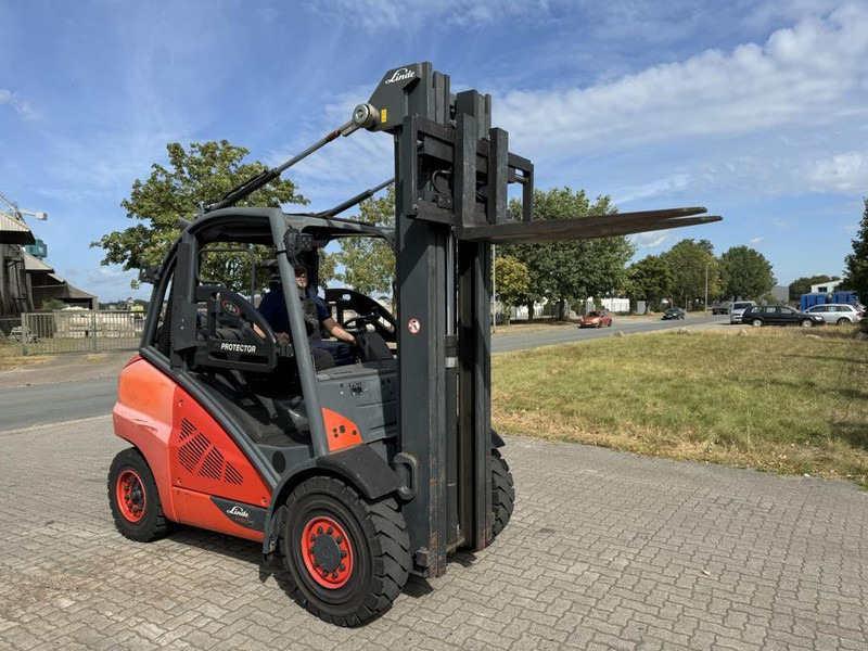 Linde H50T - Pirun më gaz: foto 2 Linde H50T - Pirun më gaz: foto 2