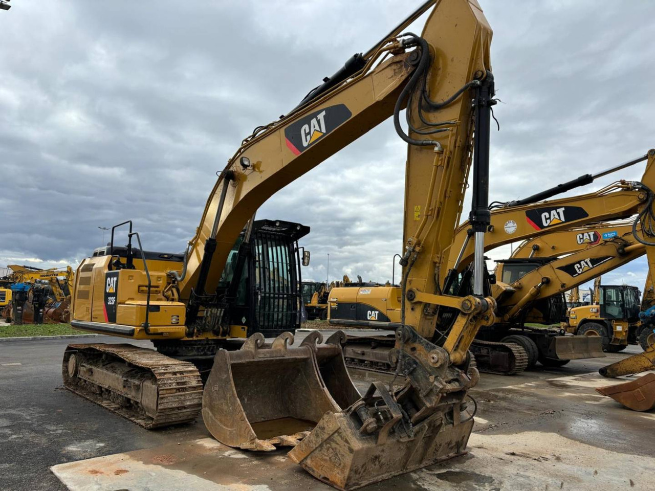 CAT 323F - Ekskavator me zinxhirë: foto 1 CAT 323F - Ekskavator me zinxhirë: foto 1