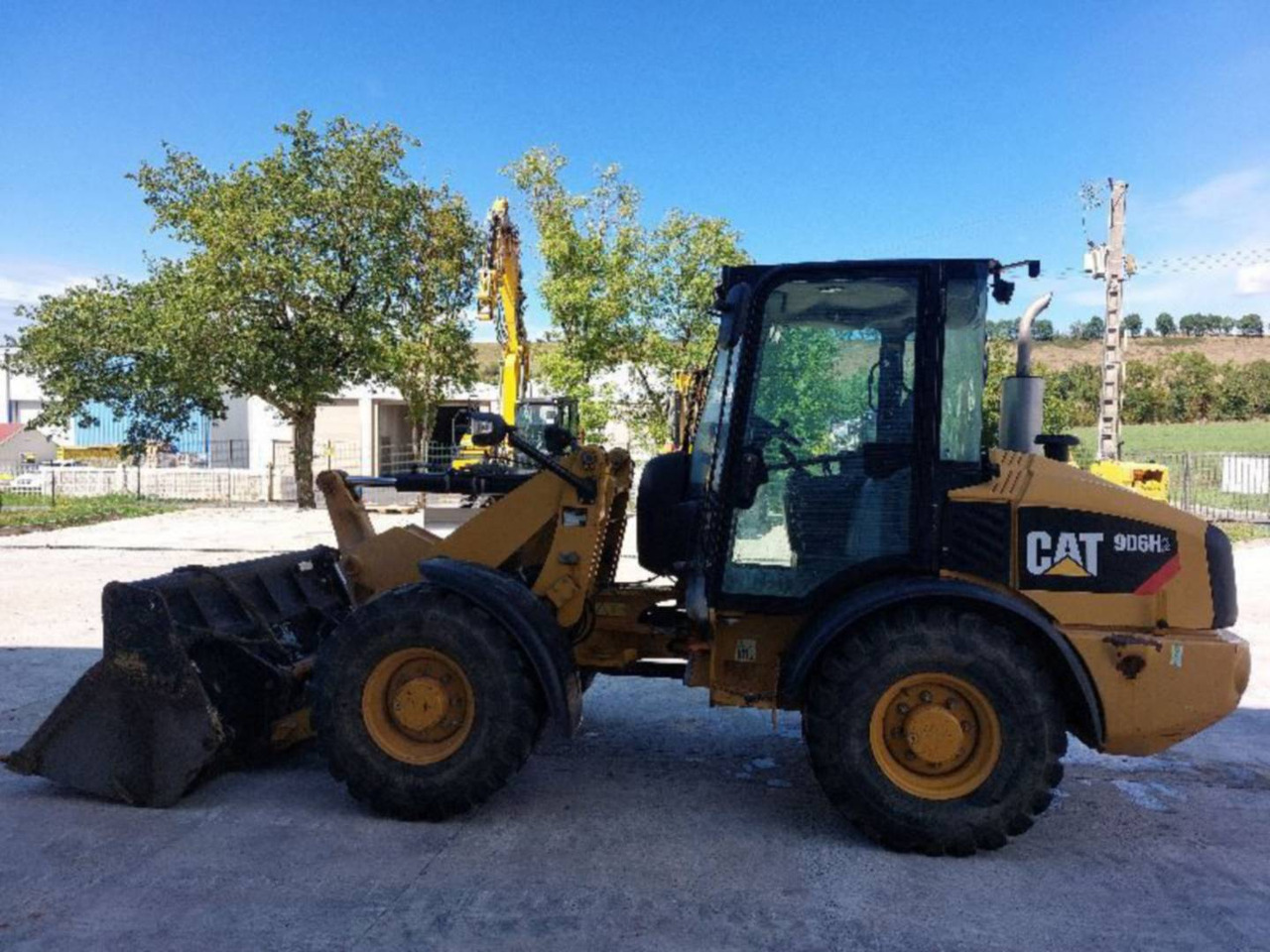 CAT 906H2 - Fadrom me goma: foto 1 CAT 906H2 - Fadrom me goma: foto 1