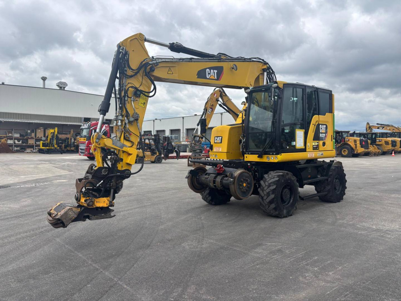 CAT M323F - Ekskavator me goma: foto 2 CAT M323F - Ekskavator me goma: foto 2