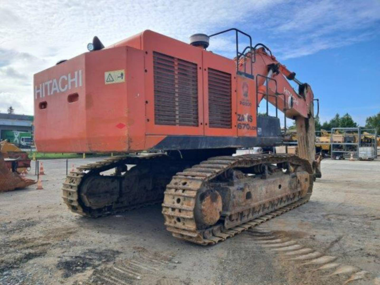 HITACHI ZX 670 45 - Ekskavator me zinxhirë: foto 3 HITACHI ZX 670 45 - Ekskavator me zinxhirë: foto 3