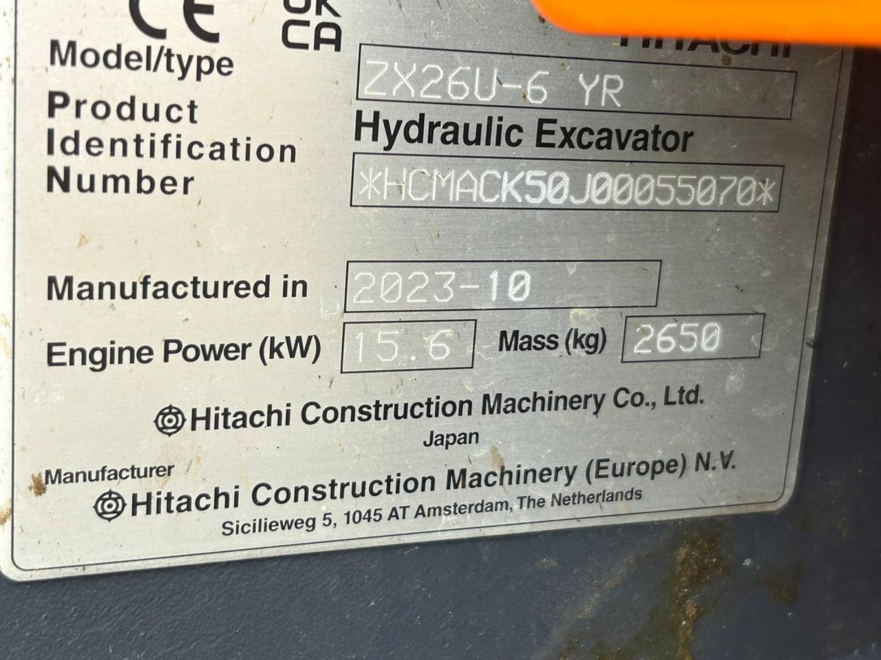 HITACHI ZX26U-6 - Ekskavator me zinxhirë: foto 5 HITACHI ZX26U-6 - Ekskavator me zinxhirë: foto 5
