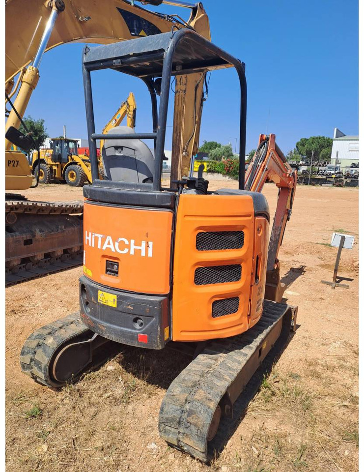 HITACHI ZX26U - Ekskavator me zinxhirë: foto 2 HITACHI ZX26U - Ekskavator me zinxhirë: foto 2