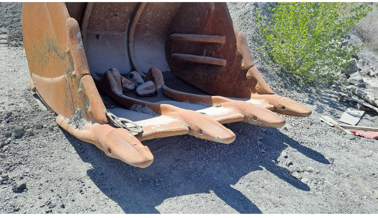 Ekskavator me zinxhirë KOMATSU PC700LC: foto 8