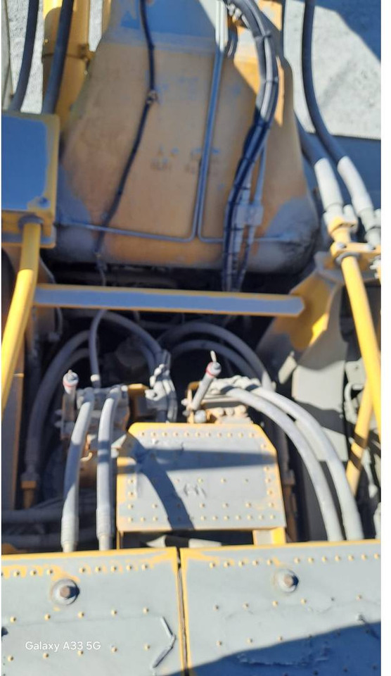 Ekskavator me zinxhirë KOMATSU PC700LC: foto 10