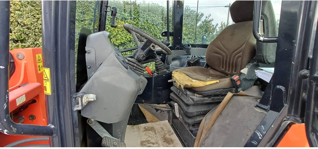 KUBOTA TRACTOR CORPORATION R065 - Fadrom me goma: foto 5 KUBOTA TRACTOR CORPORATION R065 - Fadrom me goma: foto 5