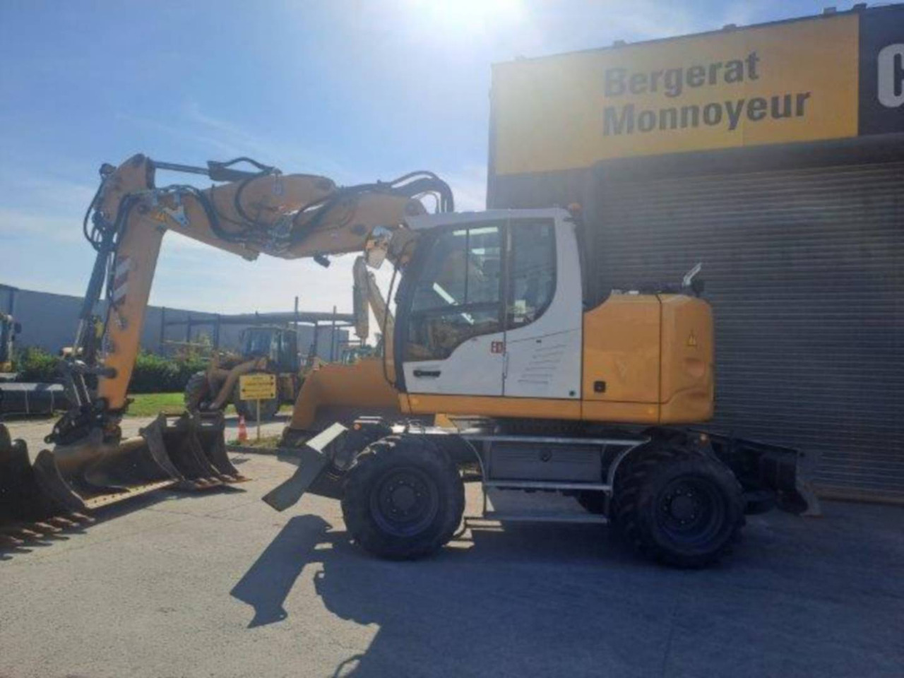 LIEBHERR A913 - Ekskavator me goma: foto 4 LIEBHERR A913 - Ekskavator me goma: foto 4