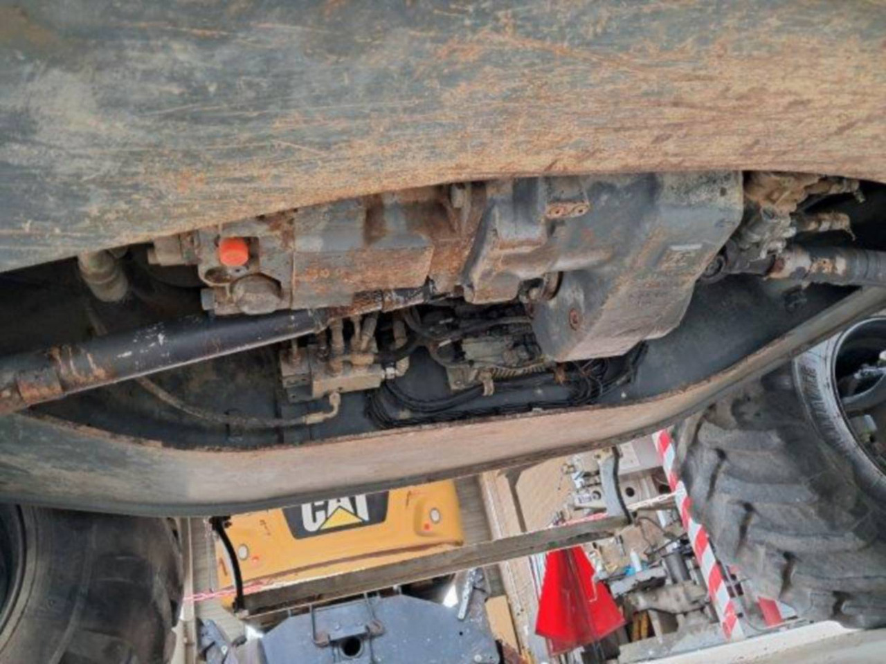 Ekskavator me goma LIEBHERR A914: foto 24