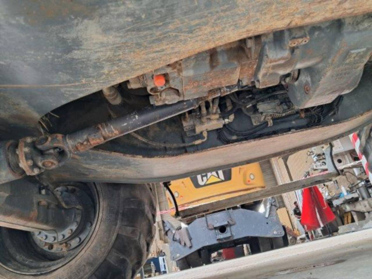 Ekskavator me goma LIEBHERR A914: foto 28