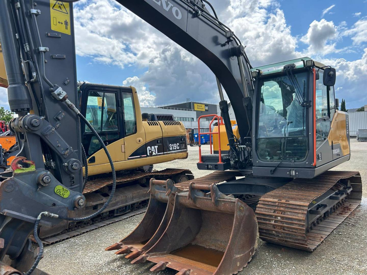 VOLVO CONSTRUCTION EQUIPMENT EC140 - Ekskavator me zinxhirë: foto 1 VOLVO CONSTRUCTION EQUIPMENT EC140 - Ekskavator me zinxhirë: foto 1
