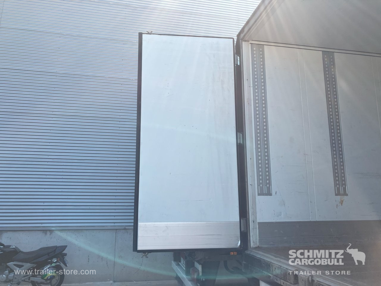SCHMITZ Semiremolque Frigo Standard Double deck - Gjysmë rimorkio izotermike: foto 2 SCHMITZ Semiremolque Frigo Standard Double deck - Gjysmë rimorkio izotermike: foto 2