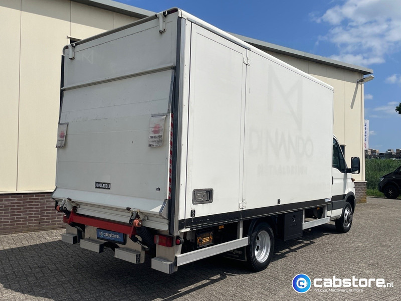 Iveco 40C 40C12 EURO 3 4x2 Bakwagen Euro 3 - Bouwjaar 2003 - APK tot 10-05-2026 -Handgeschakelde versnellingsbak - Kamioncine me kontinier: foto 3 Iveco 40C 40C12 EURO 3 4x2 Bakwagen Euro 3 - Bouwjaar 2003 - APK tot 10-05-2026 -Handgeschakelde versnellingsbak - Kamioncine me kontinier: foto 3
