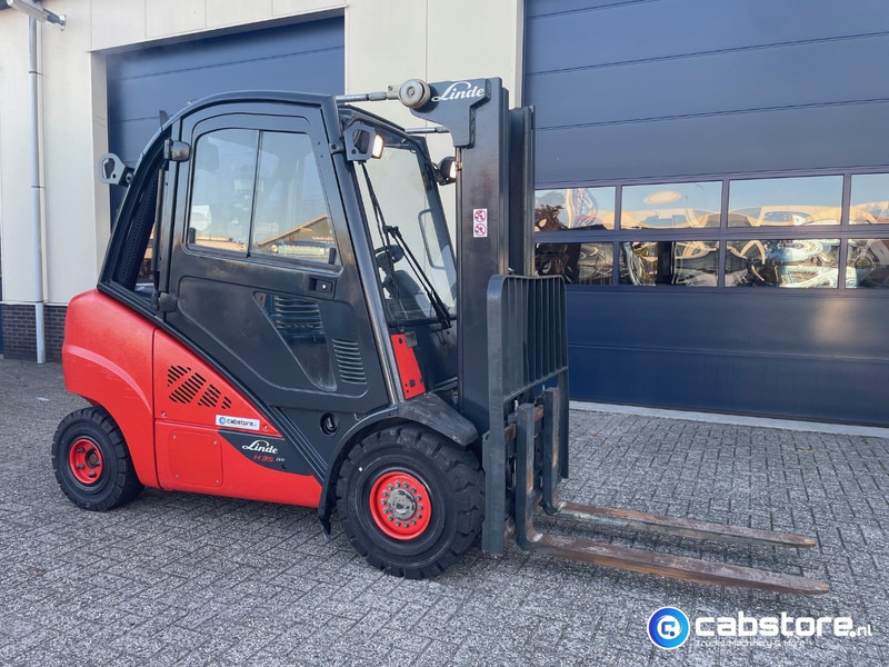 Linde H35D-02 Heftruck - Bouwjaar 2013 - Draaiuren 6892 - Diesel - Side Shift - Freelift - Doorrij hoogte 217 cm !! - Pirun më naftë: foto 1 Linde H35D-02 Heftruck - Bouwjaar 2013 - Draaiuren 6892 - Diesel - Side Shift - Freelift - Doorrij hoogte 217 cm !! - Pirun më naftë: foto 1
