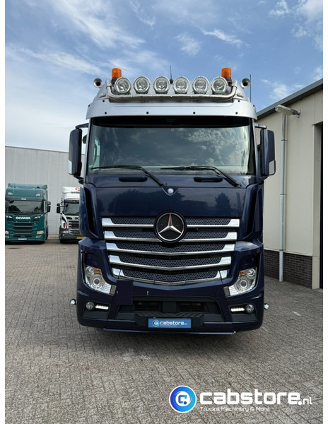 Mercedes-Benz ACTROS 3663 Euro 6 - 8x2 - RETARDER - Bouwjaar 09-2017 - 30 Ton's Container Kabelsysteem - Km 476.892 - Good condition - Kamion me sistem kabllor: foto 4 Mercedes-Benz ACTROS 3663 Euro 6 - 8x2 - RETARDER - Bouwjaar 09-2017 - 30 Ton's Container Kabelsysteem - Km 476.892 - Good condition - Kamion me sistem kabllor: foto 4