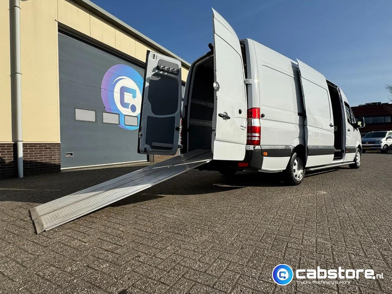 Mercedes-Benz Sprinter 316 CDI L3/H2 316 CDI Euro 5 - L3/H2 - Automaat - Geïntegreerde rijplaten in vloer - Bearlock - Year 2015 - Nieuwe banden - Camperbus - Furgon: foto 3 Mercedes-Benz Sprinter 316 CDI L3/H2 316 CDI Euro 5 - L3/H2 - Automaat - Geïntegreerde rijplaten in vloer - Bearlock - Year 2015 - Nieuwe banden - Camperbus - Furgon: foto 3